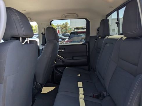 Used 2023 Nissan Frontier SV w/ SV Convenience Package AWD/4WD image 10