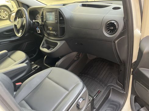Used 2023 Mercedes-Benz Metris image 42