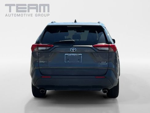 Used 2020 Toyota RAV4 XLE AWD/4WD image 6