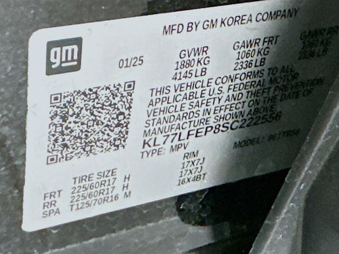 Used 2025 Chevrolet Trax LS image 12