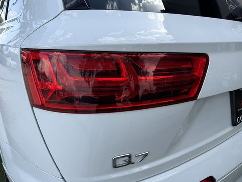 Used 2017 Audi Q7 2.0T Premium AWD/4WD image 11