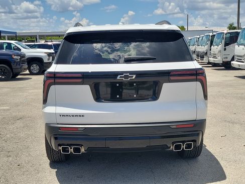 Used 2025 Chevrolet Traverse LT w/ Midnight/Sport Edition FWD image 4