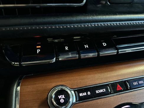 Used 2020 Lincoln Aviator Reserve w/ Equipment Group 202A image 24