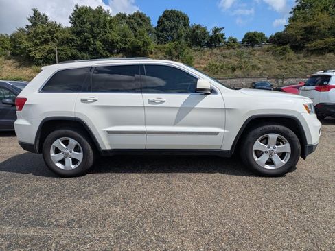 Used 2012 Jeep Grand Cherokee Laredo AWD/4WD image 4