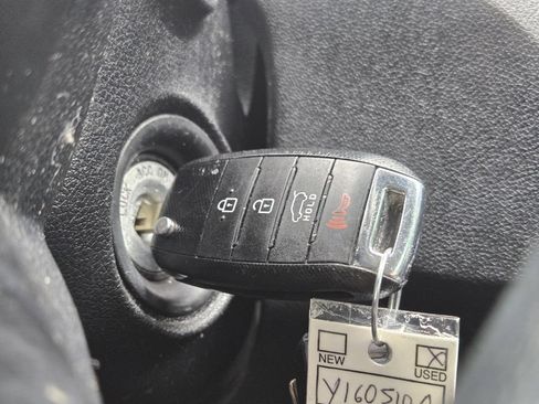 Used 2019 Kia Sorento L FWD image 23