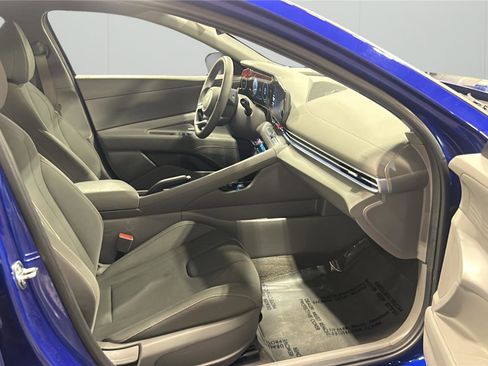 Used 2024 Hyundai Elantra SEL FWD image 14