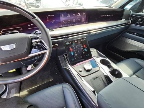 Used 2025 Cadillac Escalade IQ Sport 2 image 15