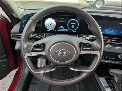 Used 2023 Hyundai Elantra Limited w/ Cargo Package image 8