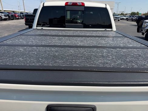 Used 2015 GMC Sierra 1500 SLT w/ SLT Crew Cab Value Package AWD/4WD image 17