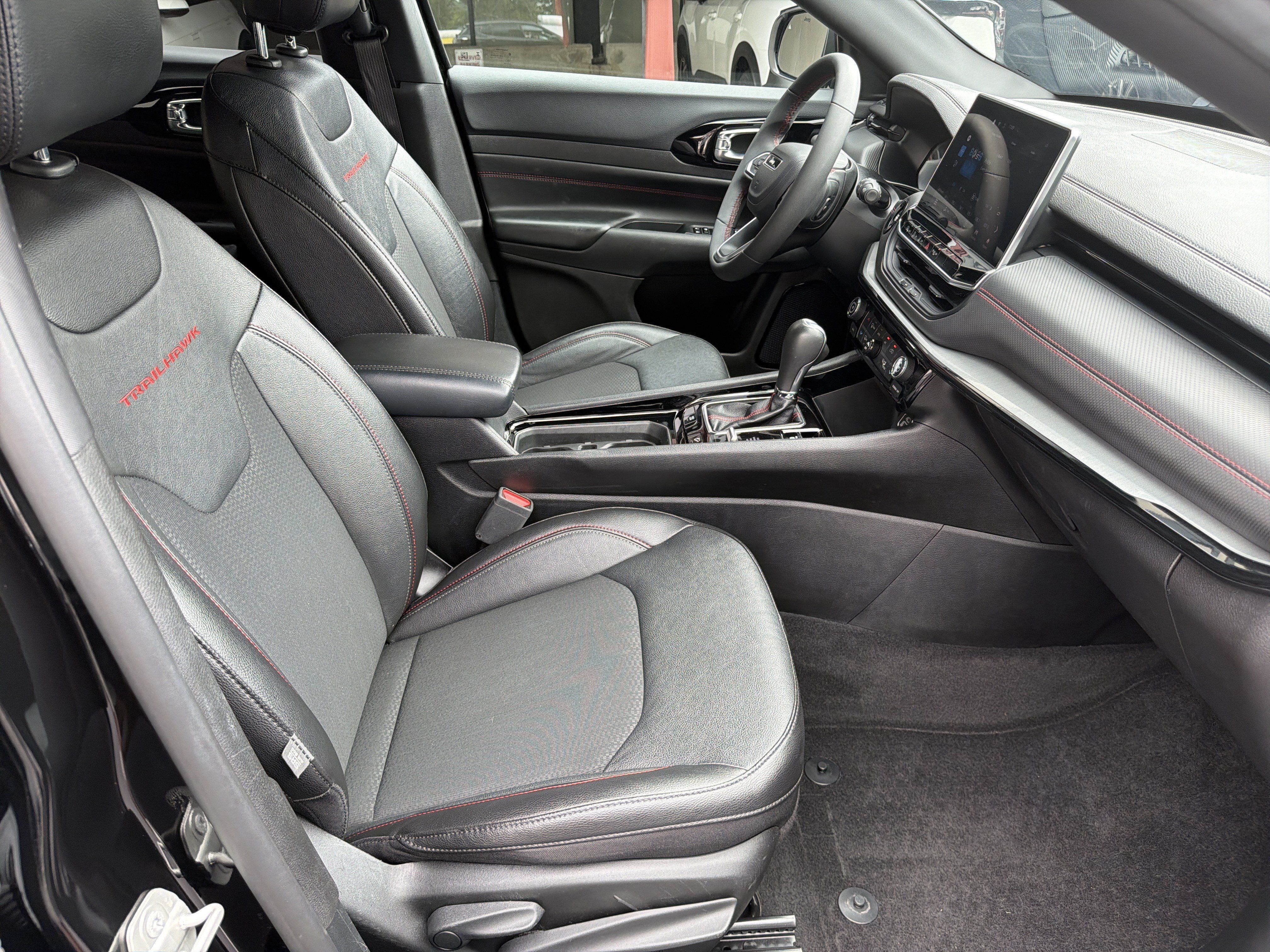 Used 2024 Jeep Compass Trailhawk AWD/4WD image 13