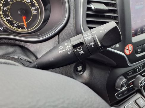 Used 2023 Jeep Cherokee Altitude Lux image 24