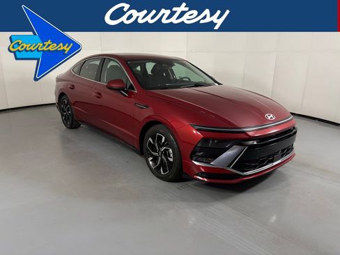 Used 2024 Hyundai Sonata SEL image 1