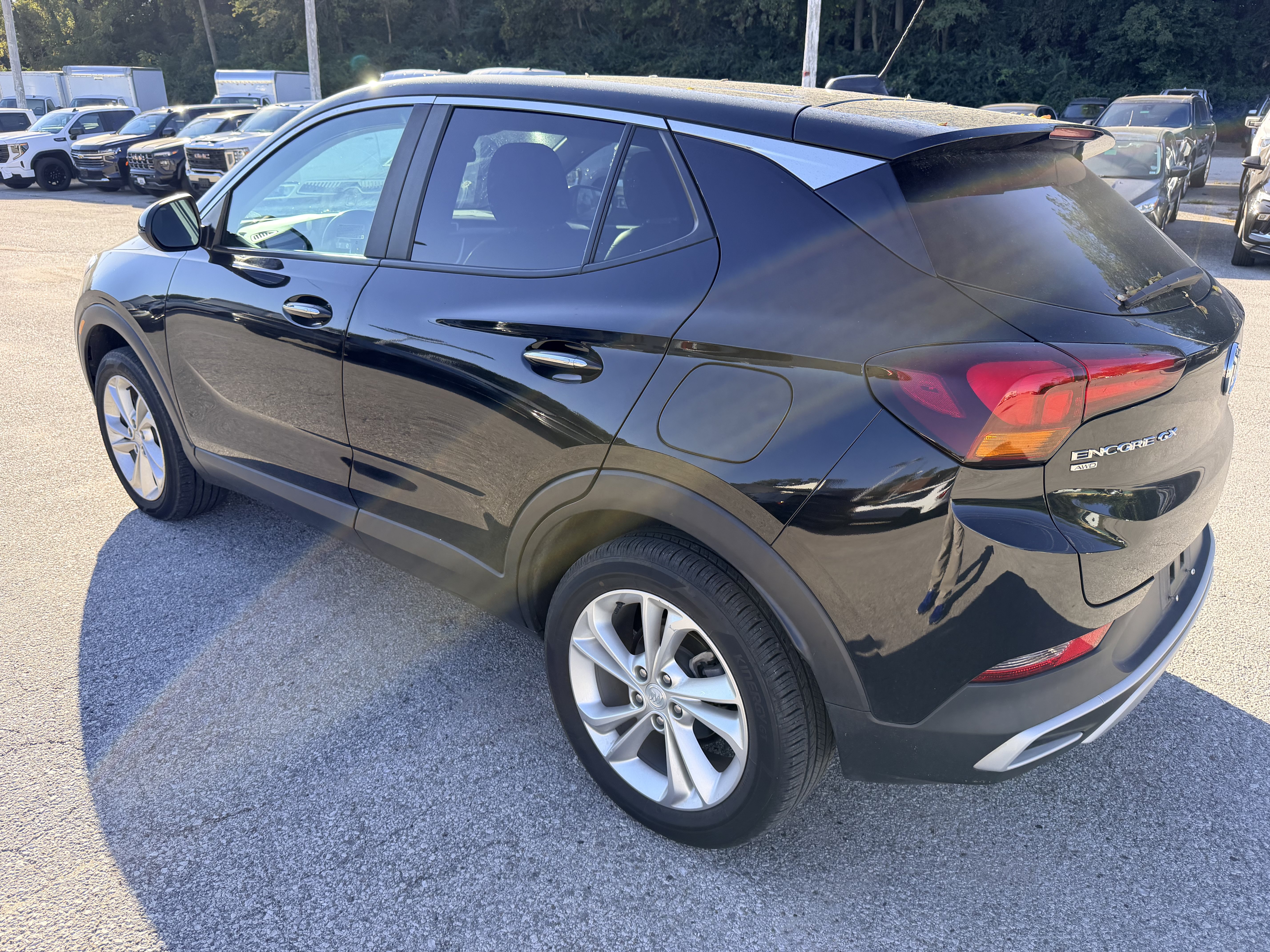 Used 2023 Buick Encore GX Preferred w/ Cold Weather Comfort Package AWD/4WD image 5