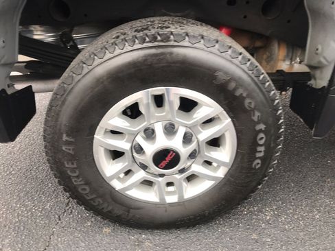 Used 2024 GMC Sierra 2500 Pro w/ Convenience Package image 35