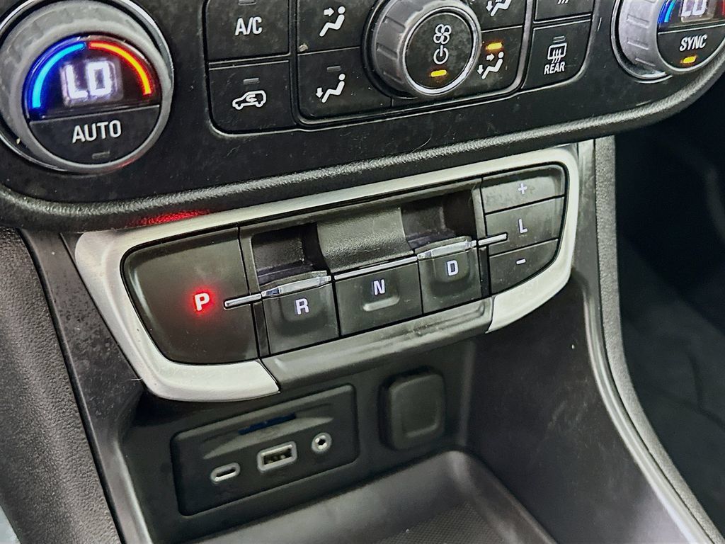Used 2023 GMC Terrain SLT w/ Tech Package AWD/4WD image 21