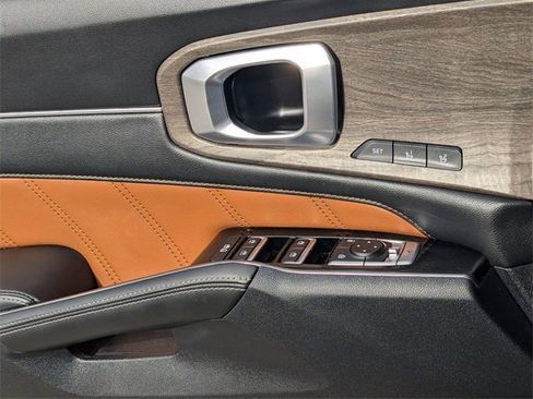 Used 2023 Kia Sorento SX Prestige image 25