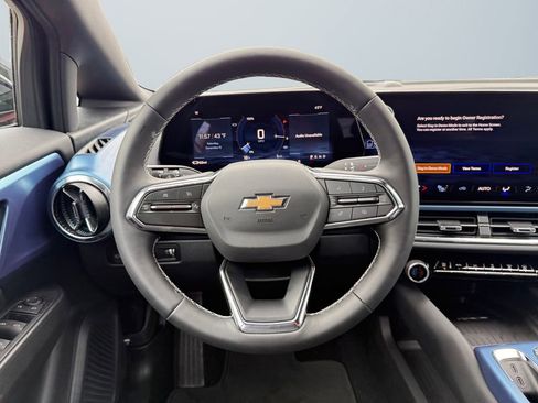 New 2026 Chevrolet Equinox EV LT image 12