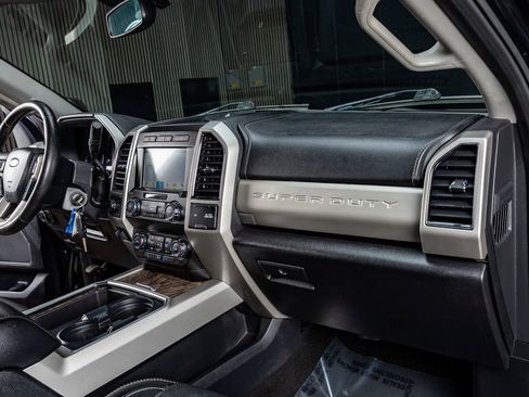 Used 2019 Ford F250 Lariat image 18