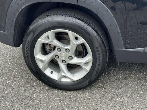 Used 2024 Chevrolet Trax LS w/ LS Convenience Package FWD image 9