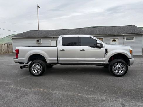 Used 2017 Ford F250 Platinum w/ Platinum Ultimate Package image 4