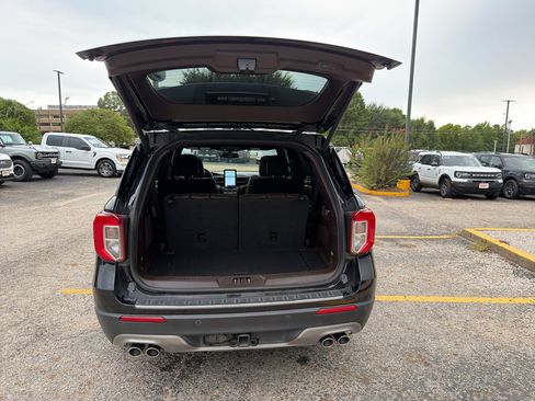 Used 2023 Ford Explorer King Ranch w/ Technology Package RWD image 28