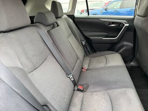 Used 2021 Toyota RAV4 XLE AWD/4WD image 23