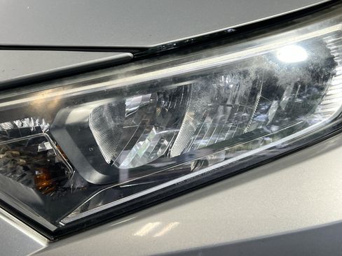 Used 2021 Toyota RAV4 XLE Premium FWD image 12