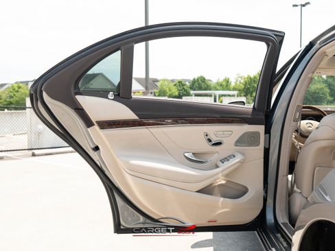 Used 2014 Mercedes-Benz S 550 Sedan w/ Premium 1 Package image 44