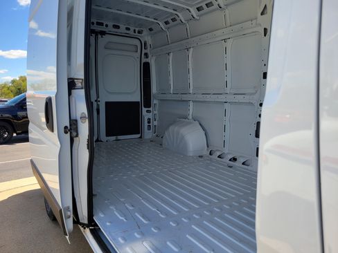 Used 2025 RAM ProMaster 3500 w/ Convenience Group FWD image 15