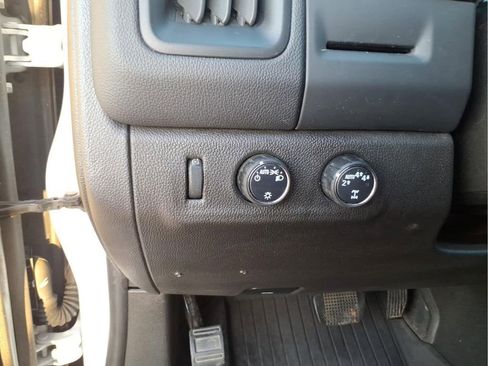 Used 2022 Chevrolet Colorado LT AWD/4WD image 22