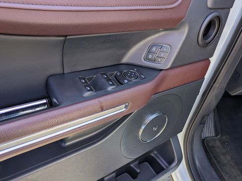 Certified 2022 Ford Expedition Limited image 16
