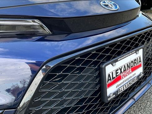 Used 2025 Toyota Corolla SE image 28