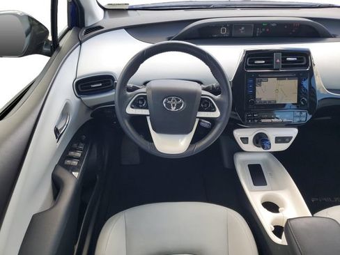 Used 2018 Toyota Prius Three Touring FWD image 29