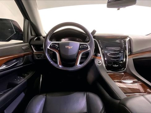 Used 2019 Cadillac Escalade Luxury w/ Escalade Sport Edition AWD/4WD image 6