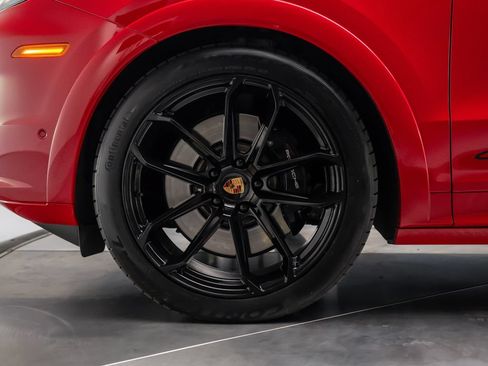 Used 2025 Porsche Cayenne GTS AWD/4WD image 10