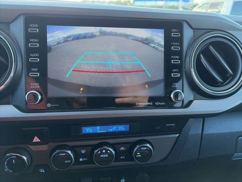 Used 2022 Toyota Tacoma TRD Sport AWD/4WD image 17