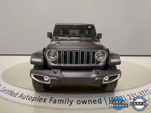 Used 2025 Jeep Wrangler Unlimited Sahara w/ Safety Group image 7