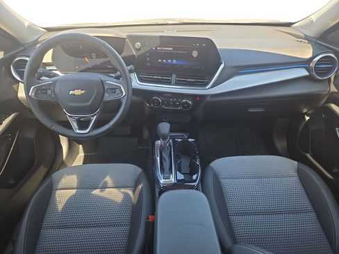 Used 2026 Chevrolet Trax LT w/ Driver Confidence Package FWD image 9