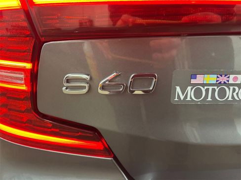 Used 2020 Volvo S60 T5 Momentum w/ Protection Package Premier image 32