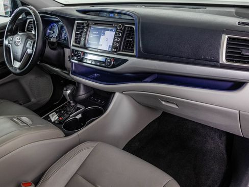 Used 2016 Toyota Highlander XLE AWD/4WD image 49