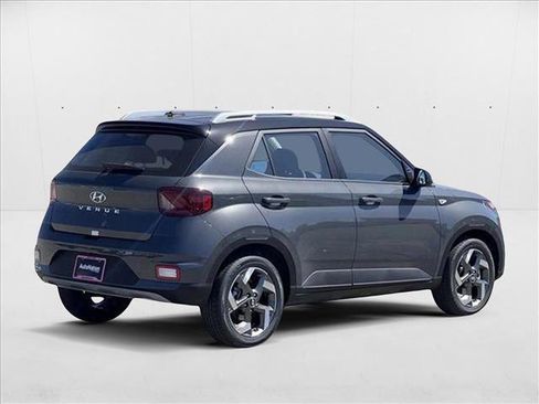 New 2025 Hyundai Venue Limited image 2