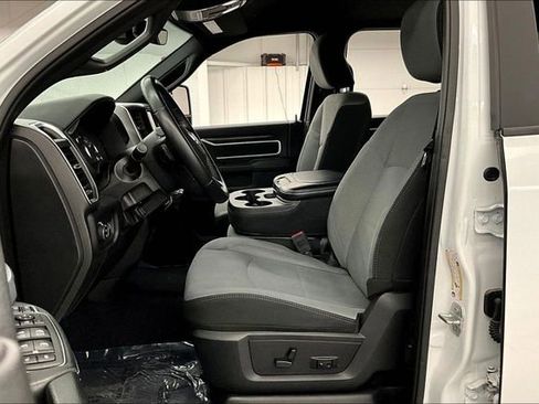 Used 2024 RAM 2500 Big Horn AWD/4WD image 24