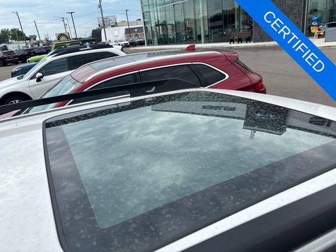 Used 2025 Subaru Forester Premium AWD/4WD image 9