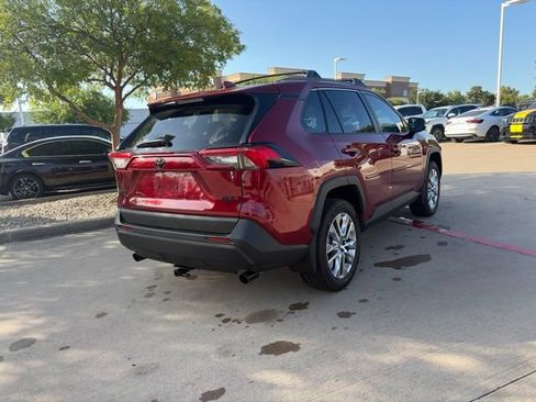 Used 2025 Toyota RAV4 XLE Premium w/ Weather Package FWD image 5