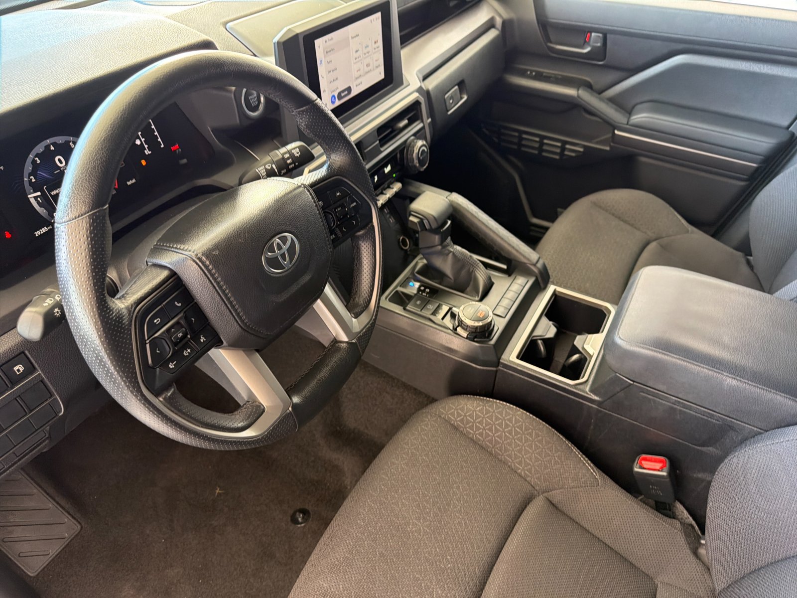 Used 2025 Toyota 4Runner SR5 AWD/4WD image 9