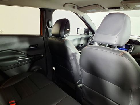 Used 2019 Nissan Kicks SR w/ SR Premium Package FWD image 11