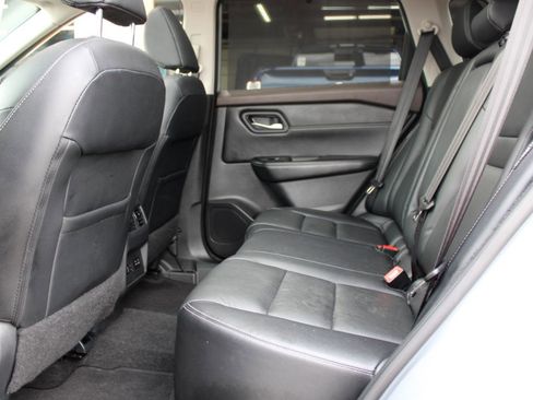 Used 2022 Nissan Rogue SL w/ SL Premium Package image 40