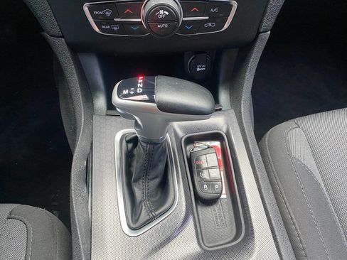 Used 2018 Dodge Charger R/T image 39