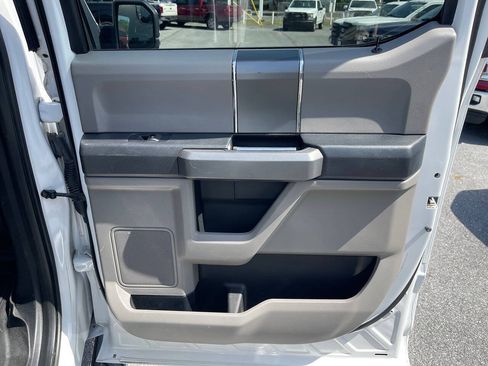 Used 2016 Ford F150 XLT w/ Equipment Group 302A Luxury AWD/4WD image 31
