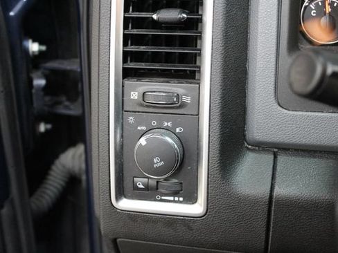 Used 2019 RAM 1500 Warlock AWD/4WD image 15